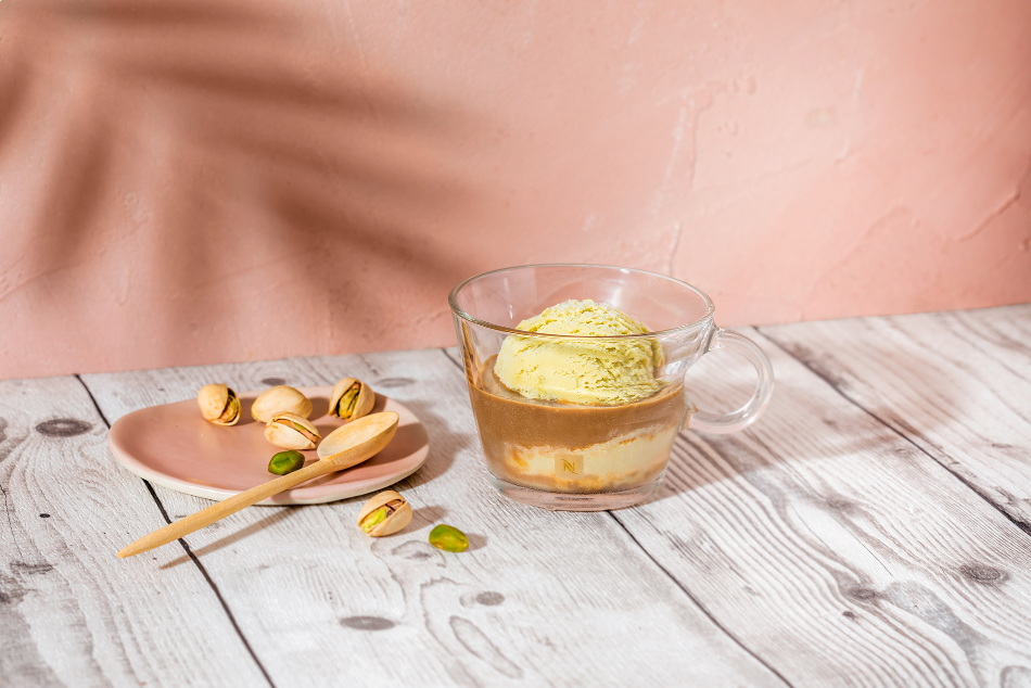AFFOGATO PISTACCHIO CON ESPRESSO SCHIUMA