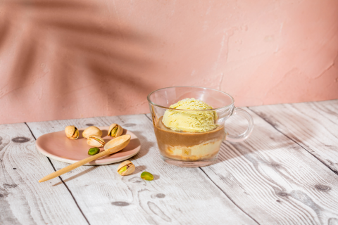 AFFOGATO PISTACCHIO CON ESPRESSO SCHIUMA