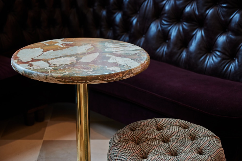 LOUNGE AREA