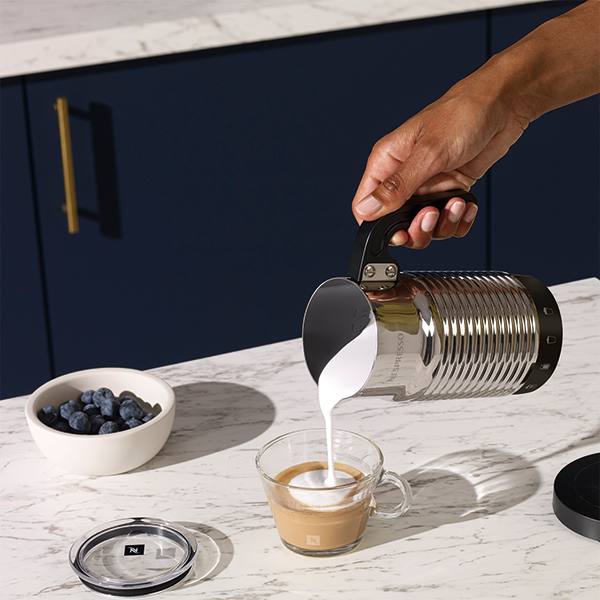 Aeroccino 4 Lifestyle