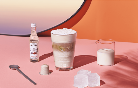 EXOTIC COCONUT FLAVOUR MACCHIATO OVER ICE